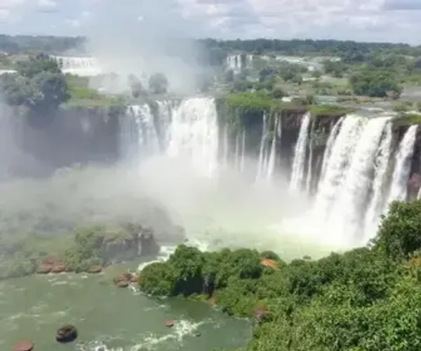 Roteiro para viajar para Foz do Iguaçu com pontos, milhas e cashback