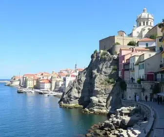 Como economizar na passagem para Porto usando programas de fidelidade